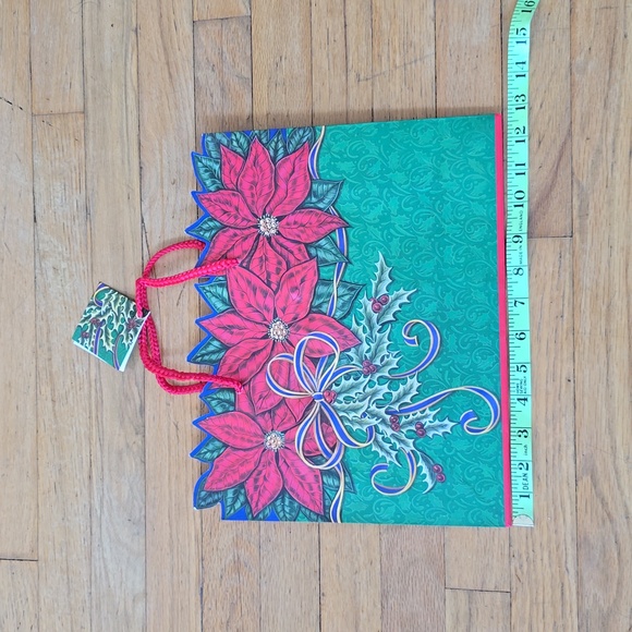 Set of 3 Holiday Gift Bags Snowman Gift Bags Christmas Gift Bags Gift Wrap - Picture 3 of 8